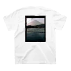 nanato yamadaのMt.Fuji KODAK PORTRA 400 Regular Fit T-Shirtの裏面