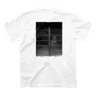 HT  Streets & PhotosのBlack White Streets Regular Fit T-Shirtの裏面