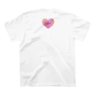 cher_seacocoの❤️love heart  ❤️Tシャツ Regular Fit T-Shirtの裏面