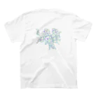 みなのおめめちゃん Regular Fit T-Shirtの裏面