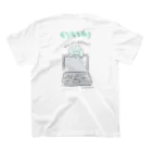 【BT公認】BTグッズ販売所のそろそろねろ✖️sq-cloud Regular Fit T-Shirtの裏面