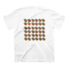 はっちの大量はにしめじ Regular Fit T-Shirtの裏面