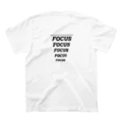 FOCUSのFOCUS 背面ロゴ付き Tシャツ スタンダードTシャツの裏面