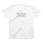 てふてふの館の充電ケロ％(背面ver.) Regular Fit T-Shirtの裏面