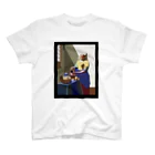 aQ-studioの牛乳を注ぐ女 Regular Fit T-Shirt