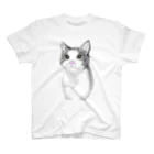 お猫様大好きナスビのハチワレ猫 Regular Fit T-Shirt