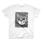 猫まみれ小店のモノクロ　見つめるこなつちゃん Regular Fit T-Shirt