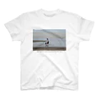 おんちょんのお店の海辺のフォトTシャツ スタンダードTシャツ