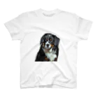 【CPPAS】Custom Pet Portrait Art Studioのイケメンのバーニーズマウンテンドッグ Regular Fit T-Shirt