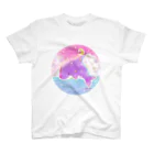 前田悠花｜イラストレーターの★夢見るイルカ（ピンク)★ スタンダードTシャツ