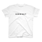【 gmmday : グディー 】のGMMDAY SIMPLE LOGO スタンダードTシャツ