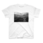 FILM CANERA FANのCloudy Sky and Ocean  Regular Fit T-Shirt