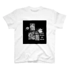 FILM CANERA FANのBlack and White Flowers スタンダードTシャツ