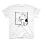 FUTURESHOTの布団の上の犬 スタンダードTシャツ