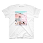 たびねこグッズSHOPの駅でお花見 Regular Fit T-Shirt