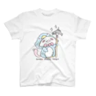 itsuto-こねこしょうしょうめんへらのロゴ「とってきぃたあああ/ぺんぎんver」 Regular Fit T-Shirt