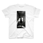 justfit150のa woman in the shadows Regular Fit T-Shirt