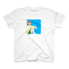 にかいからするめの裸足でくつろぐ女の子 Regular Fit T-Shirt