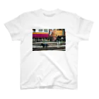 Second_Life_of_Railwaysのタイ国鉄フアランポーン駅に住む野良犬 Regular Fit T-Shirt