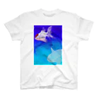 baoのパラボラ金魚 Regular Fit T-Shirt