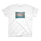 へいこうかんかくの水色とピンクの夕焼け Regular Fit T-Shirt