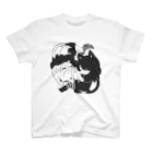 佐治の黒猫少年と白猫少年（モノクロ） Regular Fit T-Shirt