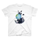 pis-bisの地球侵略を目論む猫 Regular Fit T-Shirt