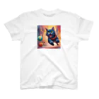 猫の憩い場の元気な猫 Regular Fit T-Shirt