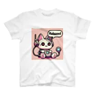 18ban's shopのリラックスするサイバーパンクな猫 Regular Fit T-Shirt