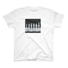 鬼鞍 ONIKURAのRabbit Chess Ⅱ white Regular Fit T-Shirt