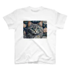 ニジニジのねこネコ猫 Regular Fit T-Shirt