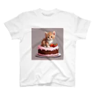 にゃんこぷにのケーキの上の仔猫ちゃん Regular Fit T-Shirt