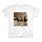 うまうまのclassic horse Regular Fit T-Shirt