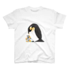 nagisa-ya(なぎさや) ペンギン雑貨のコウテイペンギンと金木犀 スタンダードTシャツ