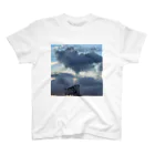 蒼天の空の夕方の綺麗な風景 Regular Fit T-Shirt