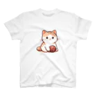 ふわふわ動物スタジオのふわふわの愛らしい猫ちゃんと毛糸玉 スタンダードTシャツ