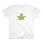 コガネ🌱水辺と緑のモミジバスズカケノキノハ スタンダードTシャツ