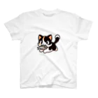 NyanClosetのお魚くわえて走る猫です。 Regular Fit T-Shirt