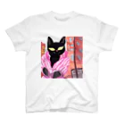 Goods Morning【赤い屋根のおうち】の都会黒猫さん、ピンクシャツ スタンダードTシャツ