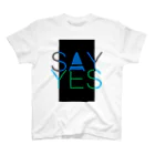 HugoDesignsのSay Yes! スタンダードTシャツ