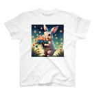 鼻かむうさぎの花束を持つウサギ Regular Fit T-Shirt
