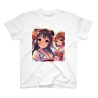 推しの美少女とアイドルの和服が似合う美人姉妹 Regular Fit T-Shirt