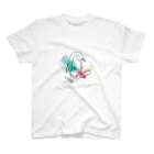 Clozettaのスケボーをするペンギン Regular Fit T-Shirt