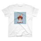 ユサユサしてるキャラクターショップのユサユサしながらそんなめでこっちをみつめないで Regular Fit T-Shirt