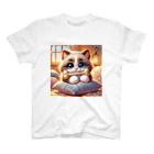 TomaTracksの骨をくわえた猫ちゃん Regular Fit T-Shirt