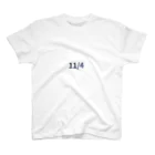 AY-28の日付グッズ　１１/4 バージョン Regular Fit T-Shirt