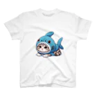 IloveCatのサメのフードを被った可愛らしい子猫 Regular Fit T-Shirt