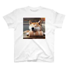 wonderwoofのほっこり柴犬 Regular Fit T-Shirt