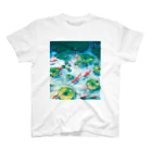 地球屋SUZURI店の金魚 Regular Fit T-Shirt