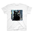 mknの貫禄のあるくろ猫 Regular Fit T-Shirt